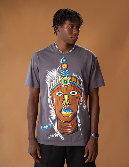 Camiseta de corte relajado con arte inspirado en África pintado a mano