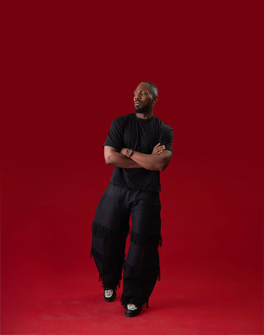 Camiseta de corte relajado x Pantalón con flecos
