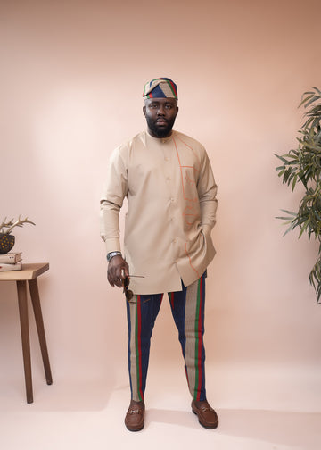 Caftán y pantalón con diseño de líneas