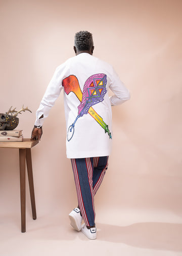 Conjunto de caftán blanco pintado a mano y pantalón aso oke