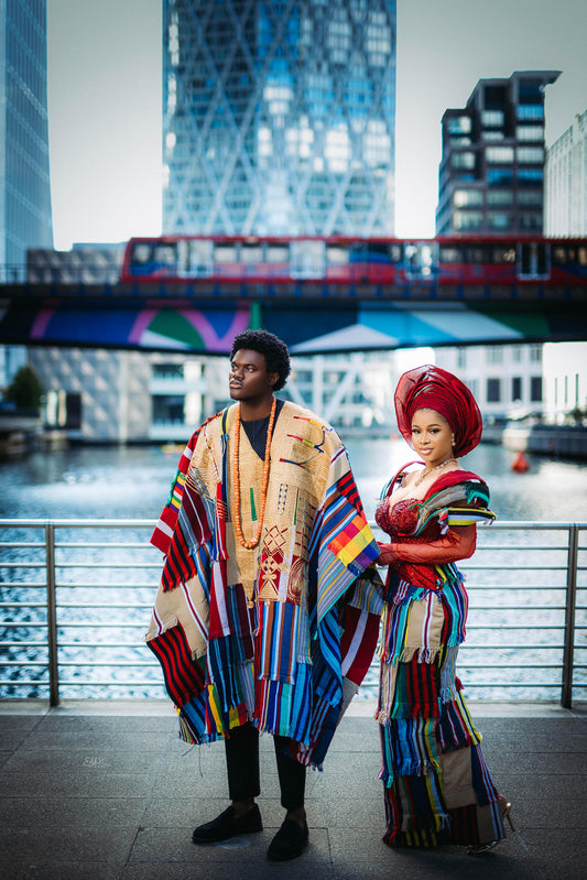 Onìńówọ y Olori parchearon Aso-Oke Agbada