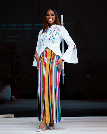 Camisa con cuello de obispo con estampado floral de Aso Oke