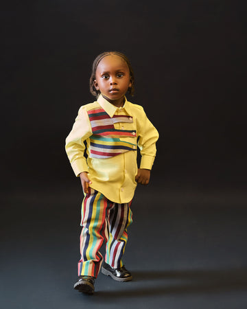 Camisa con detalle Aso Oke x pantalón Aso Oke