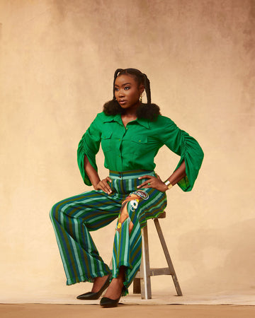 Sisi Africa Pantalones Aso-Oke y camisa con mangas fruncidas