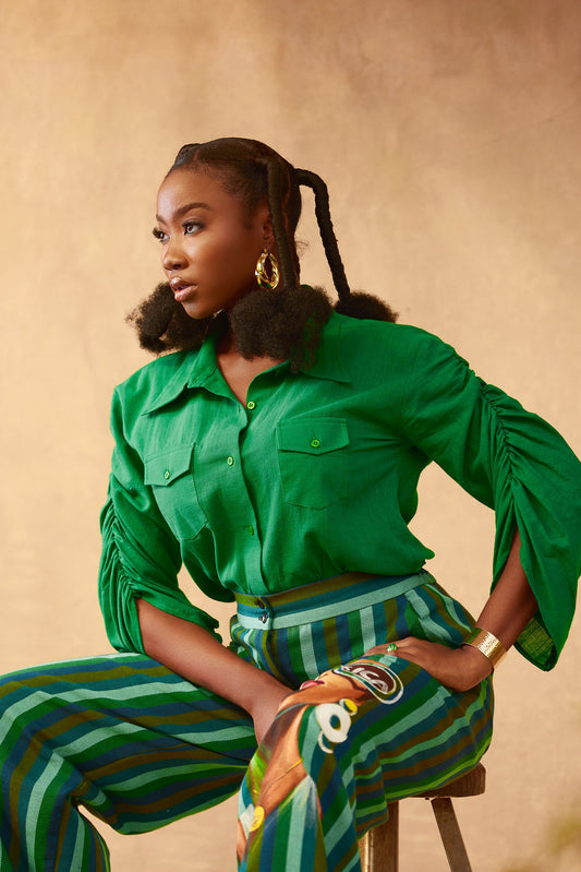 Sisi Africa Pantalones Aso-Oke y camisa con mangas fruncidas